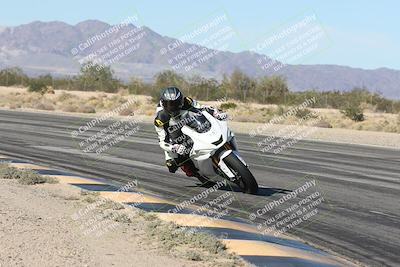 media/Dec-04-2025-Racers Edge (Thu) [[5ebc9f124d]]/3-B Group/3-Session 2 (Turn 7 Inside)/